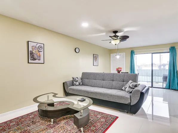 2824 S Bartell Dr #27G, Houston, TX 77054