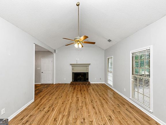 4th image of 244 Freestone Ln