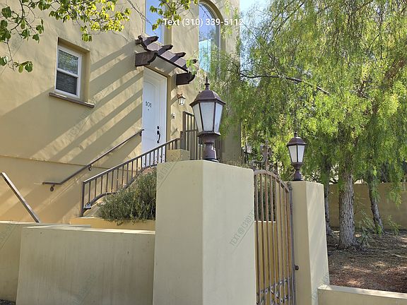 2nd image of 23120 Sherman Pl #101