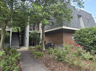 108 Ephesus Church Rd APT 610, Chapel Hill, NC 27517