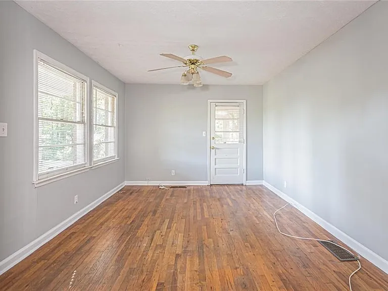 850 Red Barn Rd — Photo 5