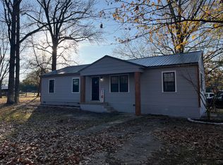 145 Pollard Ln, West Point, MS 39773