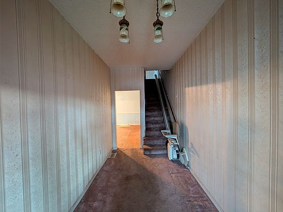 3rd image of 615 6th St N