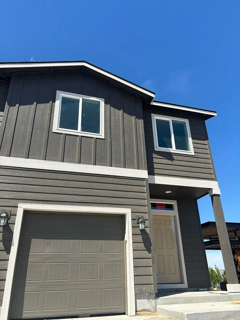 3 Bedroom 2.5 Bathroom Townhome- Sunridge Communities — Photo 1