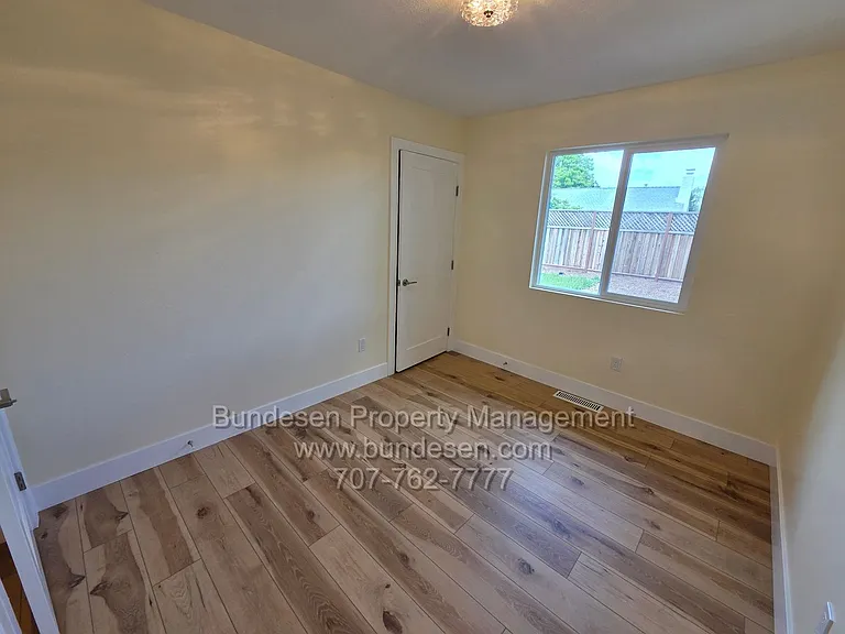 8023 Washington Ave — Photo 10
