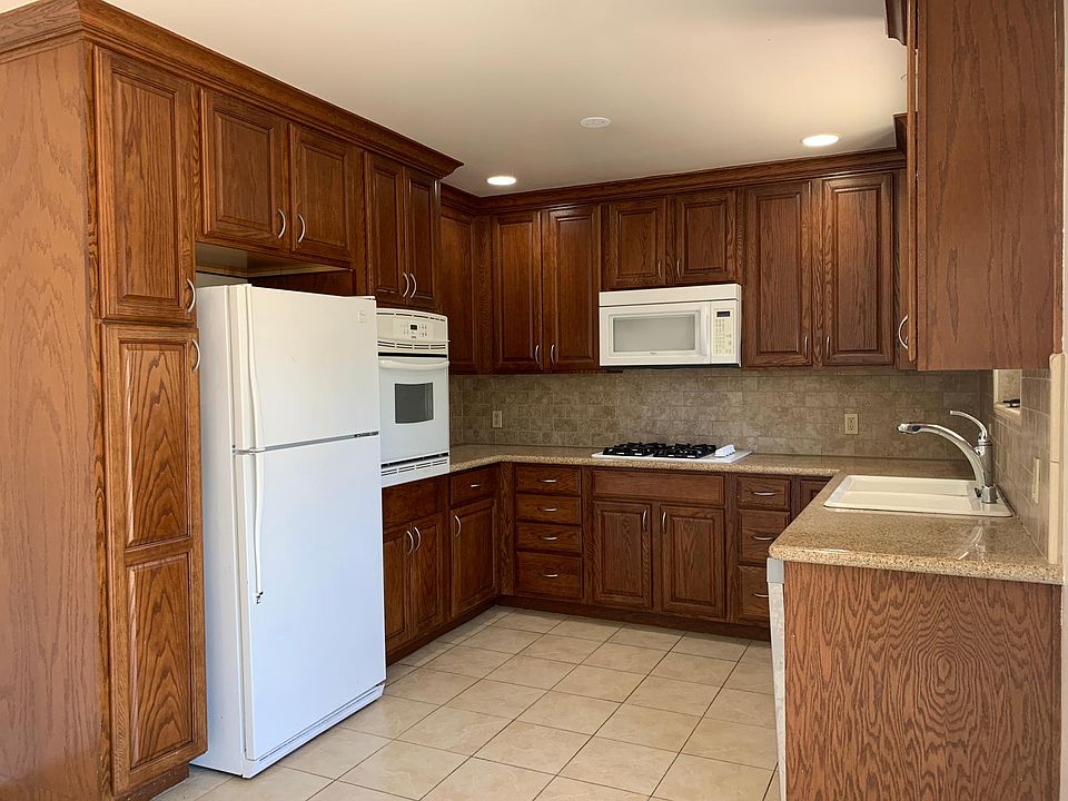 1st image of 946 Florence Ln #2