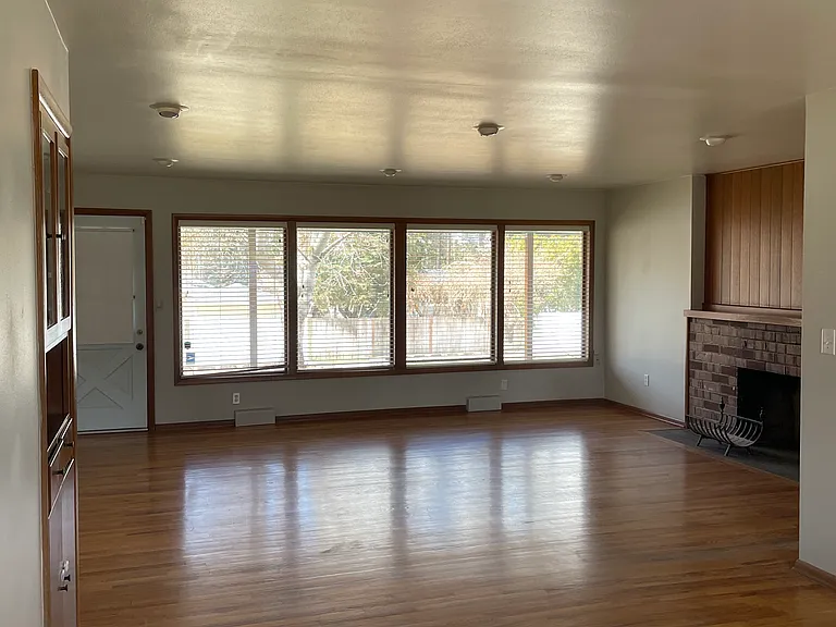 4124 S Helena St — Photo 12