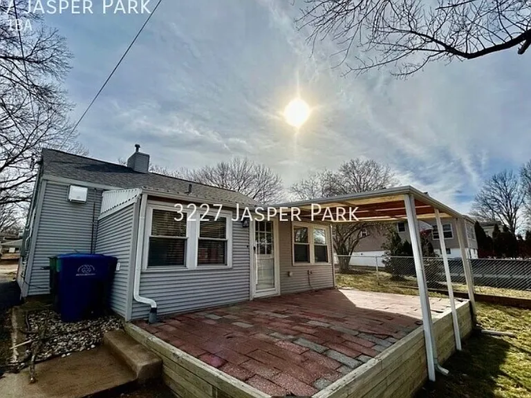 3227 Jasper Park — Photo 13