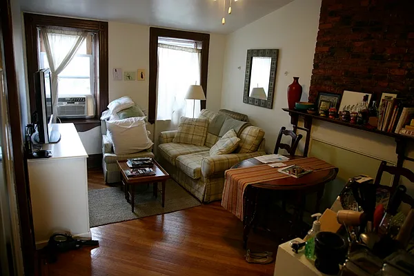 Rented by Tbshaw Realty Associates | media 7