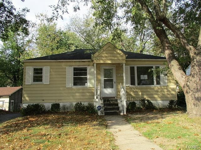 1st image of 10127 Cloverdale Dr
