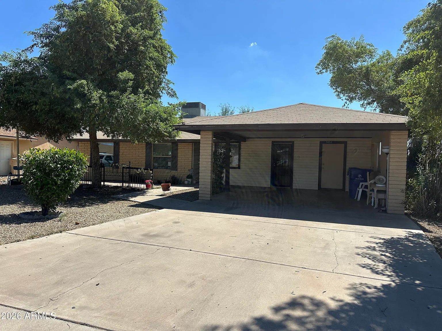 3 bed, 2.0 bath, 1627 sqft, $1,900 — Photo 2