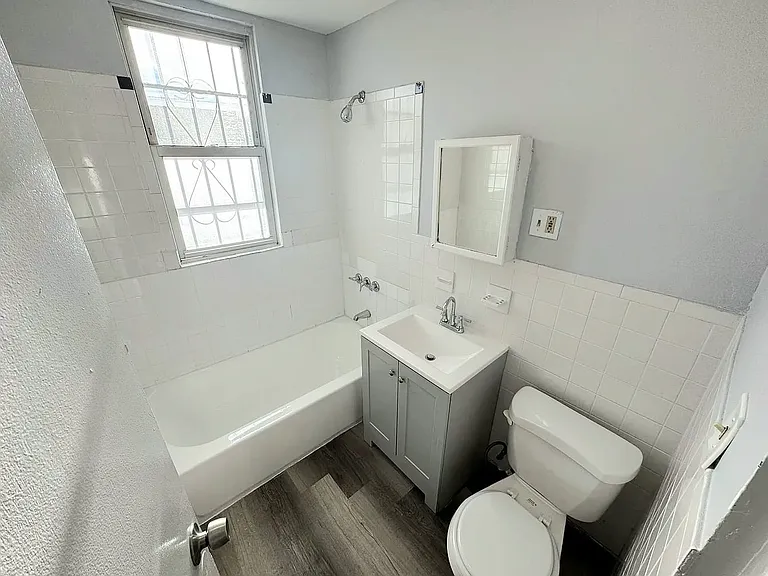 1104 Grove St #2D — Photo 5