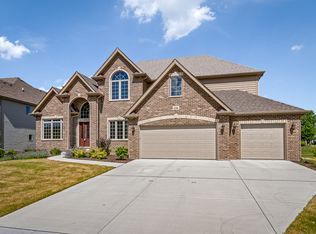 4116 Honey Locust Dr, Naperville, IL 60564