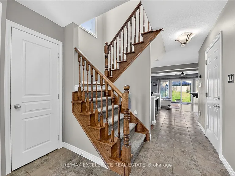 31 Donald Bell Dr — Photo 6