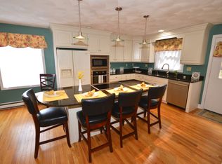 8 Ridge Rd, Deerfield, NH 03037