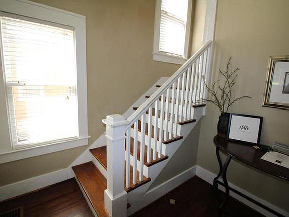 3rd image of 1111 Lee St