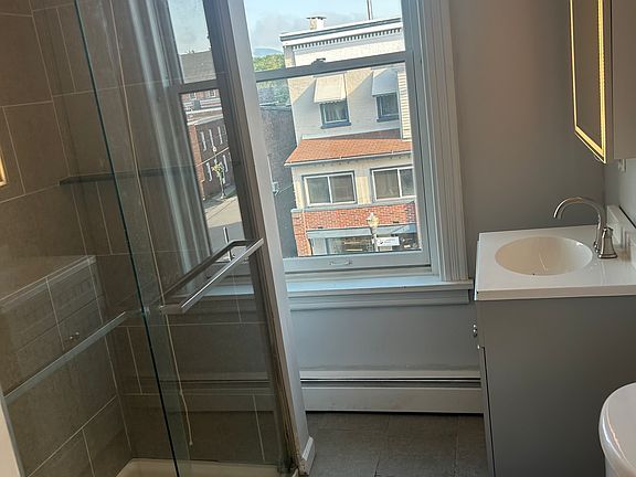 5th image of 216 Main St