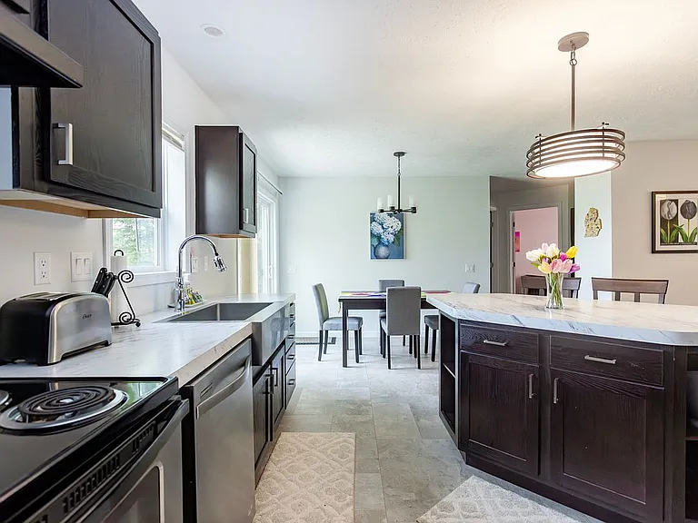 9516 Randolph St — Photo 3