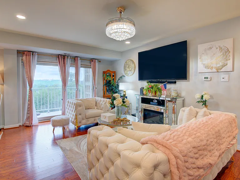 5250 Valley Forge Dr #407 — Photo 2