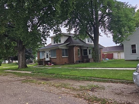 2nd image of 208 Jefferson St