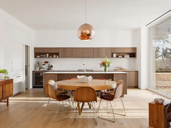 532 West 20th Street image 4 of 25