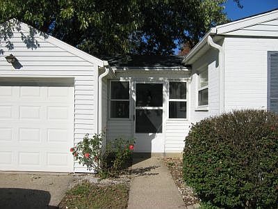 1 car garage plus carport. Breezeway provides a nice transition into home.