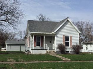 900 E 2nd St, Pana, IL 62557