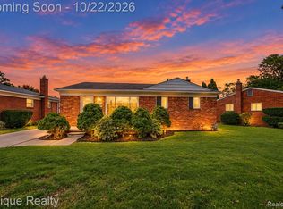 4805 Carolee Ln, Dearborn Heights, MI 48125