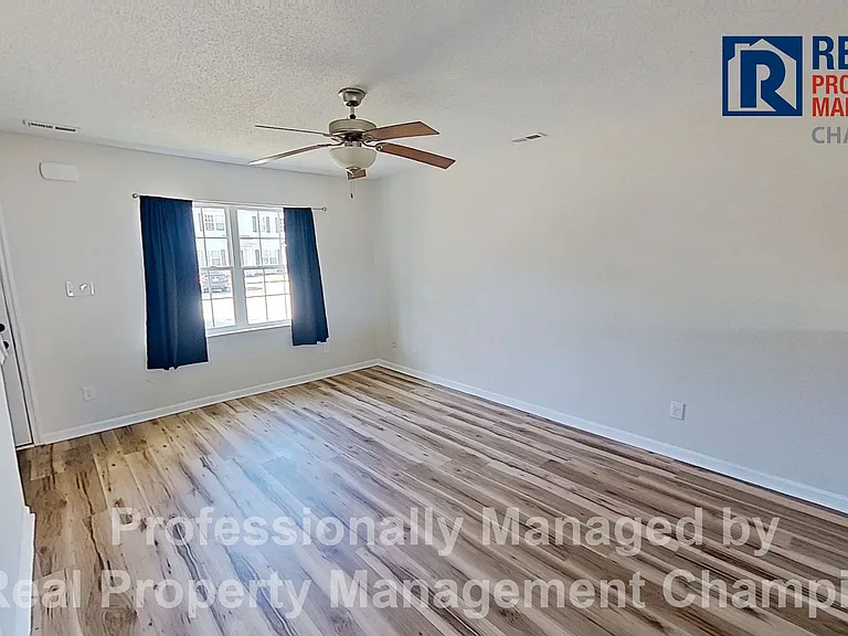 1002 Banister Loop — Photo 5