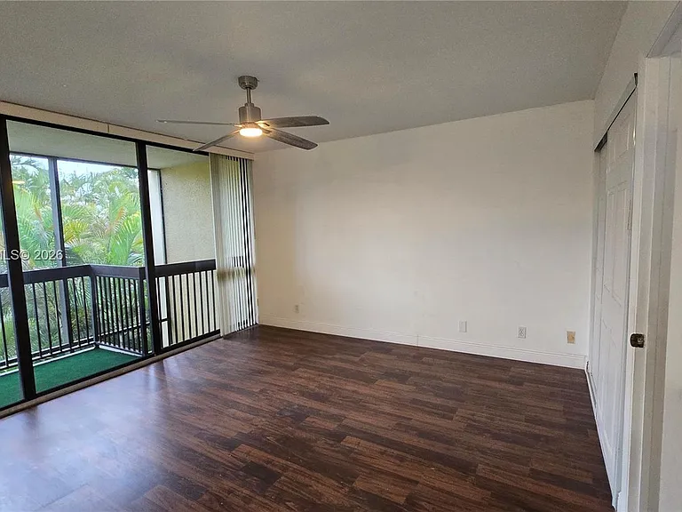 2810 SW 87th Ave #910 — Photo 12