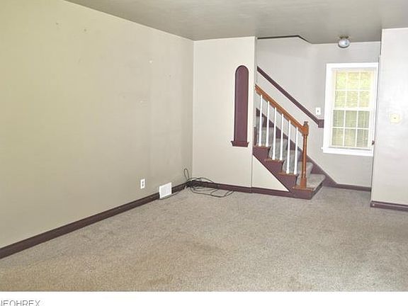 2nd image of 2036 Ayers Ave