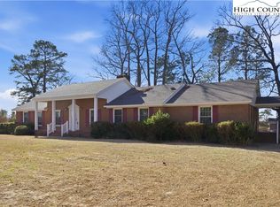 565 Arnolds Beach Road, Roper, NC 27970