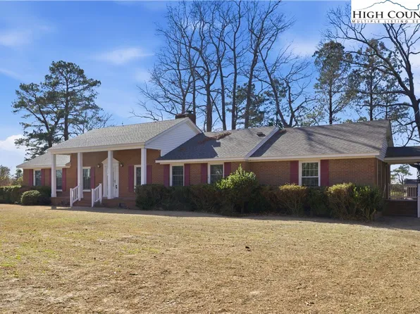 565 Arnolds Beach Road, Roper, NC 27970