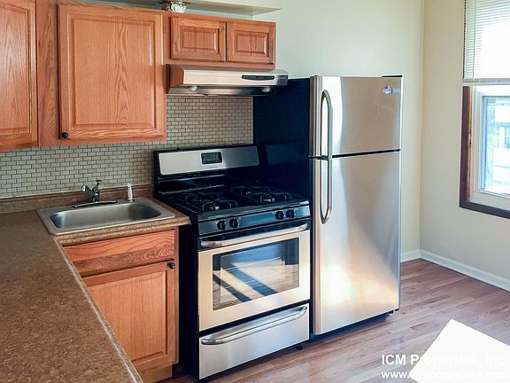 3rd image of 2529 N Lincoln Ave #E3