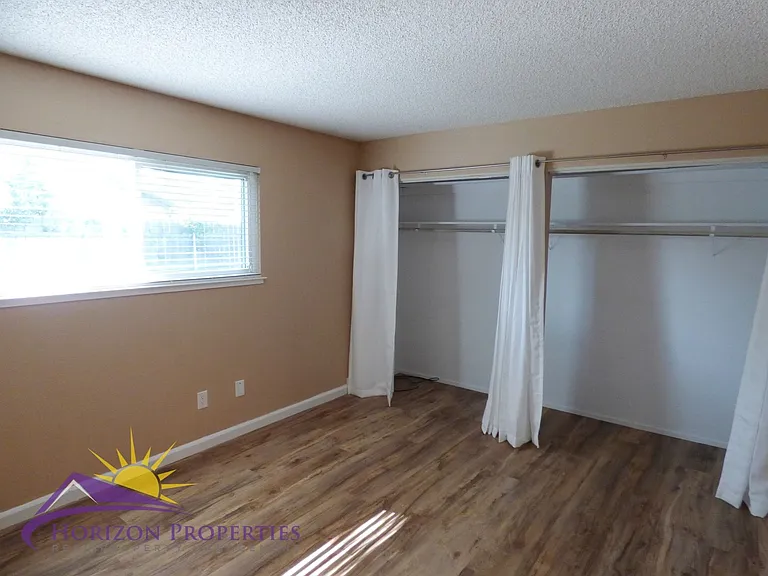 7928 Garry Oak Dr — Photo 15
