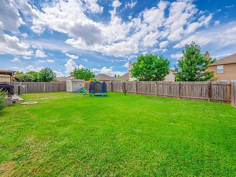 520 Brown Juniper Way — Photo 16