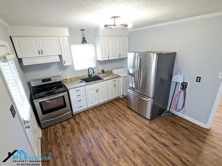 901 Elmira Ave — Photo 5
