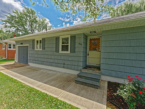 4th image of 462 Baker Ave