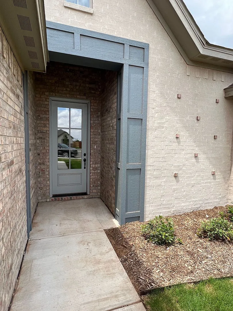 Beautiful 4 bed 2 bath home in Frenship! — Photo 2