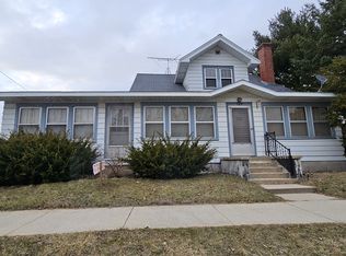 125 W Carroll St #2, Portage, WI 53901