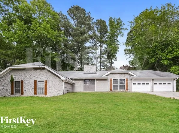 1986 Scarbrough Dr, Stone Mountain, GA 30088