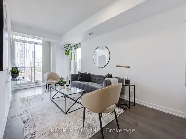 297 College St #707, Toronto, ON M5T 0C2