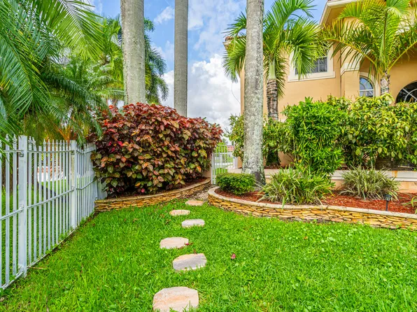 (undisclosed Address), Hollywood, FL 33029