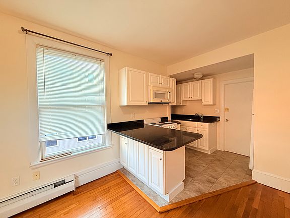 3rd image of 278 Harvard St APT 7