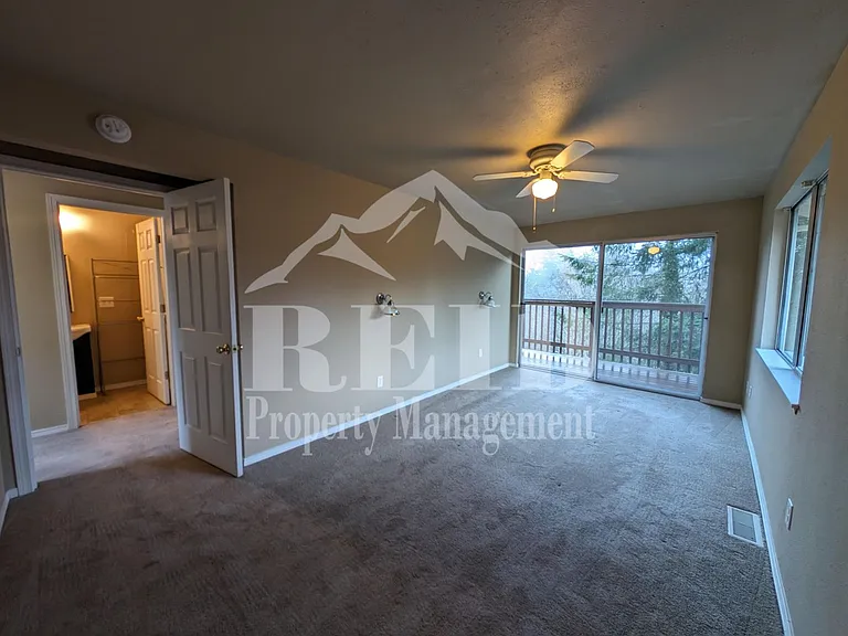 671 Creekside Dr — Photo 18