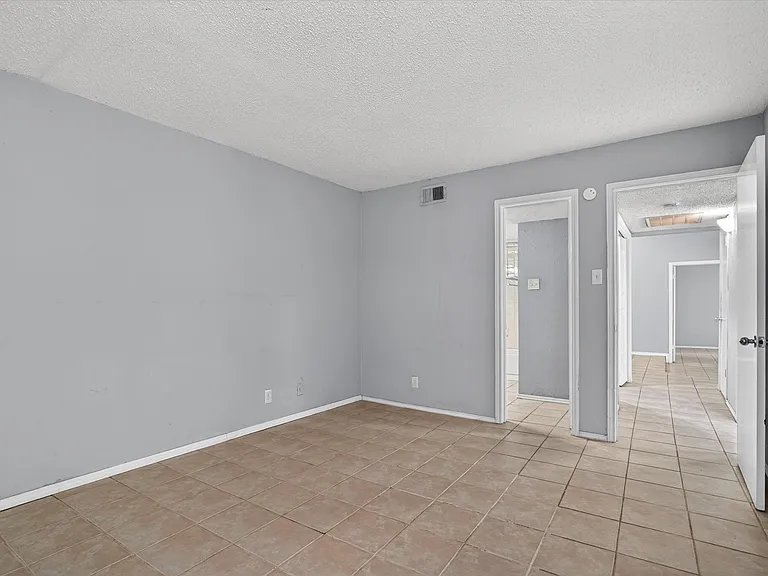231 Shady Lane Dr — Photo 9