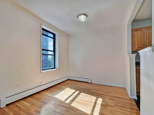 1130 Stadium Avenue image 2 of 10