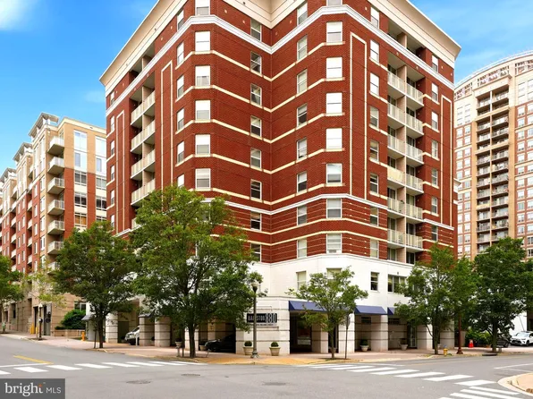 880 N Pollard St APT 222, Arlington, VA 22203