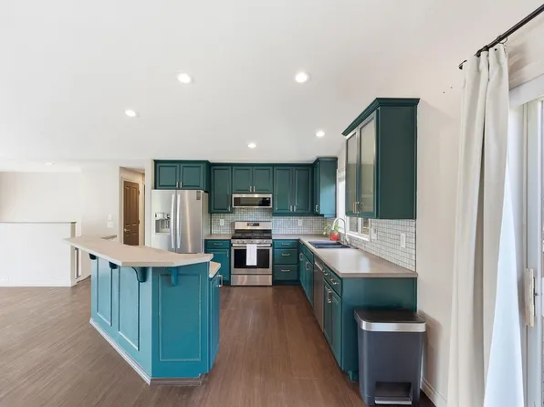 3037 NE Purcell Blvd, Bend, OR 97701