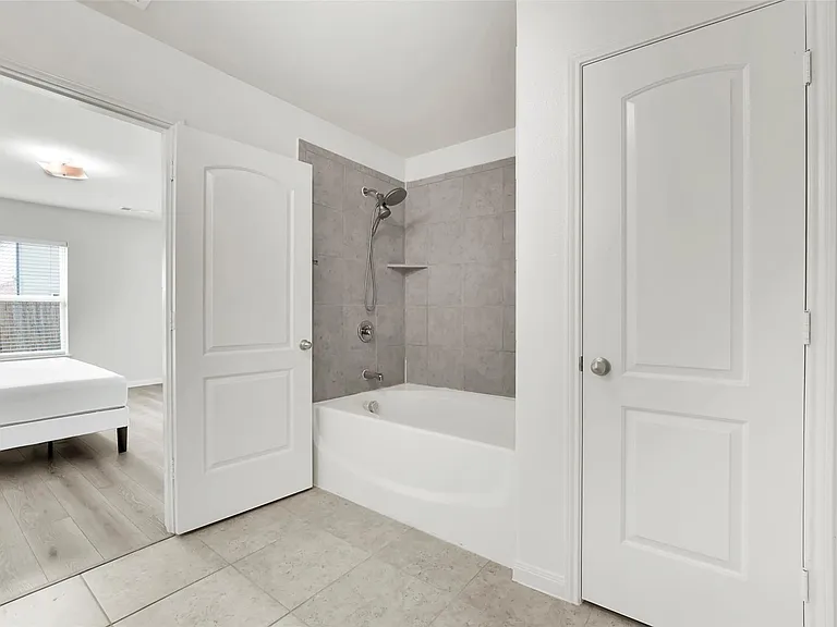 170 Kennedy Dr — Photo 8